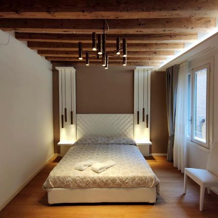 Deluxe 3 Bedrooom Flat in Rialto Apartment Veneţia Exterior foto