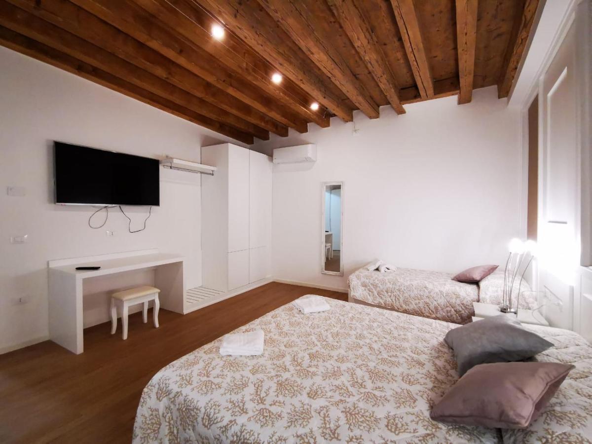 Deluxe 3 Bedrooom Flat in Rialto Apartment Veneţia Exterior foto