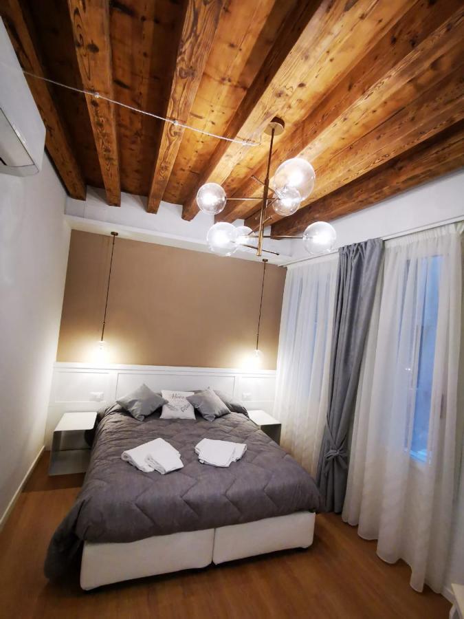 Deluxe 3 Bedrooom Flat in Rialto Apartment Veneţia Exterior foto