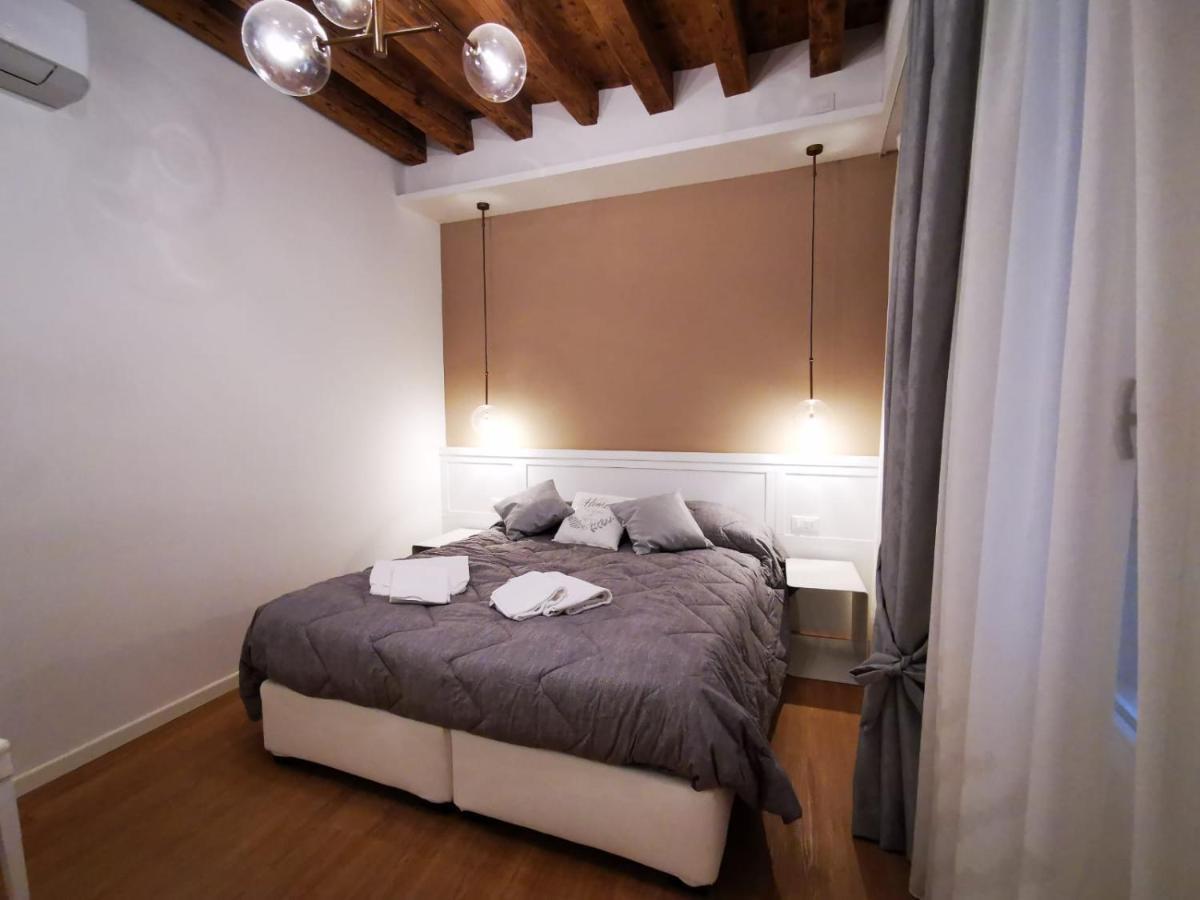 Deluxe 3 Bedrooom Flat in Rialto Apartment Veneţia Exterior foto