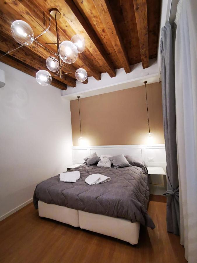 Deluxe 3 Bedrooom Flat in Rialto Apartment Veneţia Exterior foto